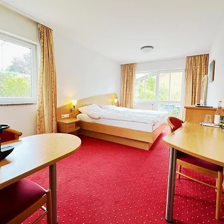 Fur 2 - Balkon - Kuche - Parken Apartment *