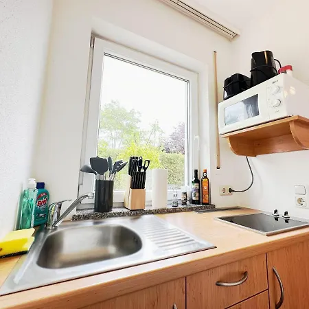 Fur 2 - Balkon - Kuche - Parken Apartment